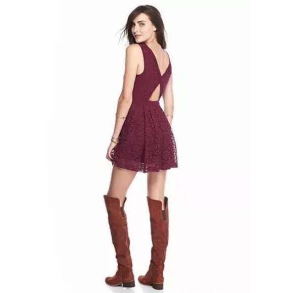 Free People Lovely In Lace Berry Fit & Flare Cut‎ Out Back Dress XS - Picture 3 of 6
